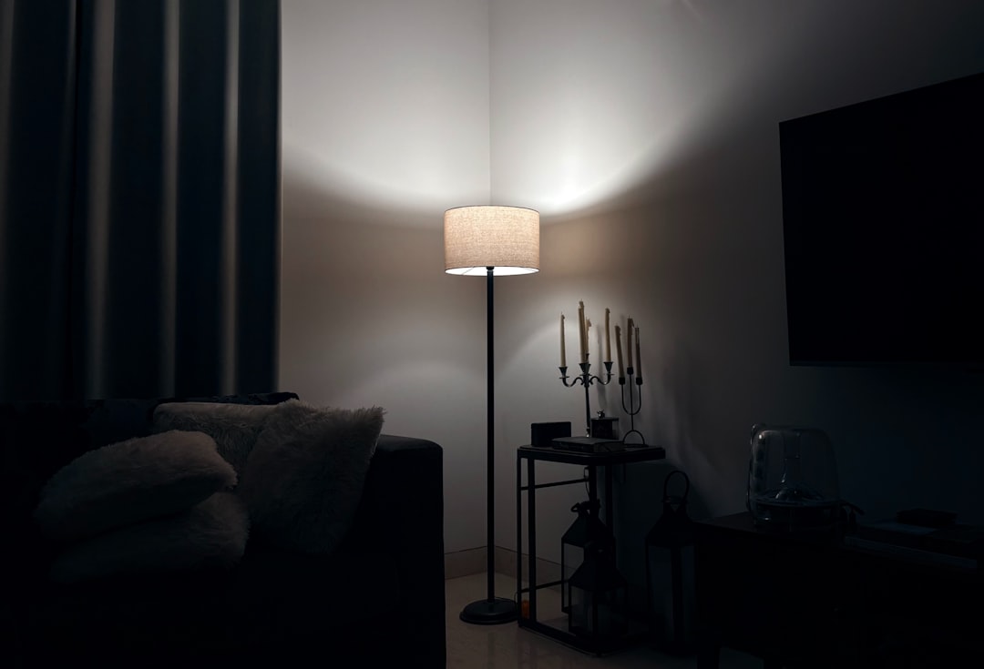 Photo Robot Floor Lamp